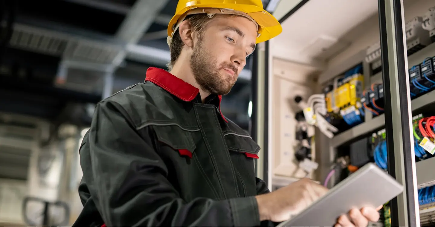 11 Reasons to Use Connected Worker Platforms and Make Your Workforce Connected