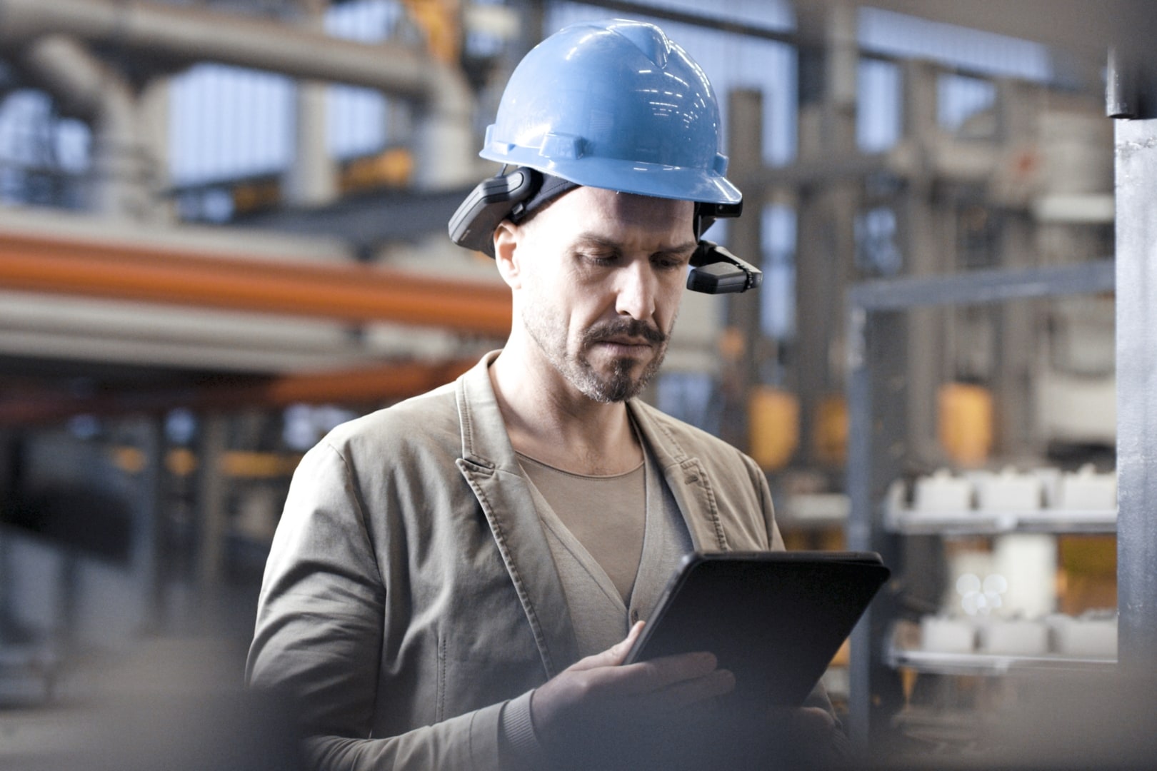 Navigating Industrial Efficiency: A Comparative Review of Smart Glasses