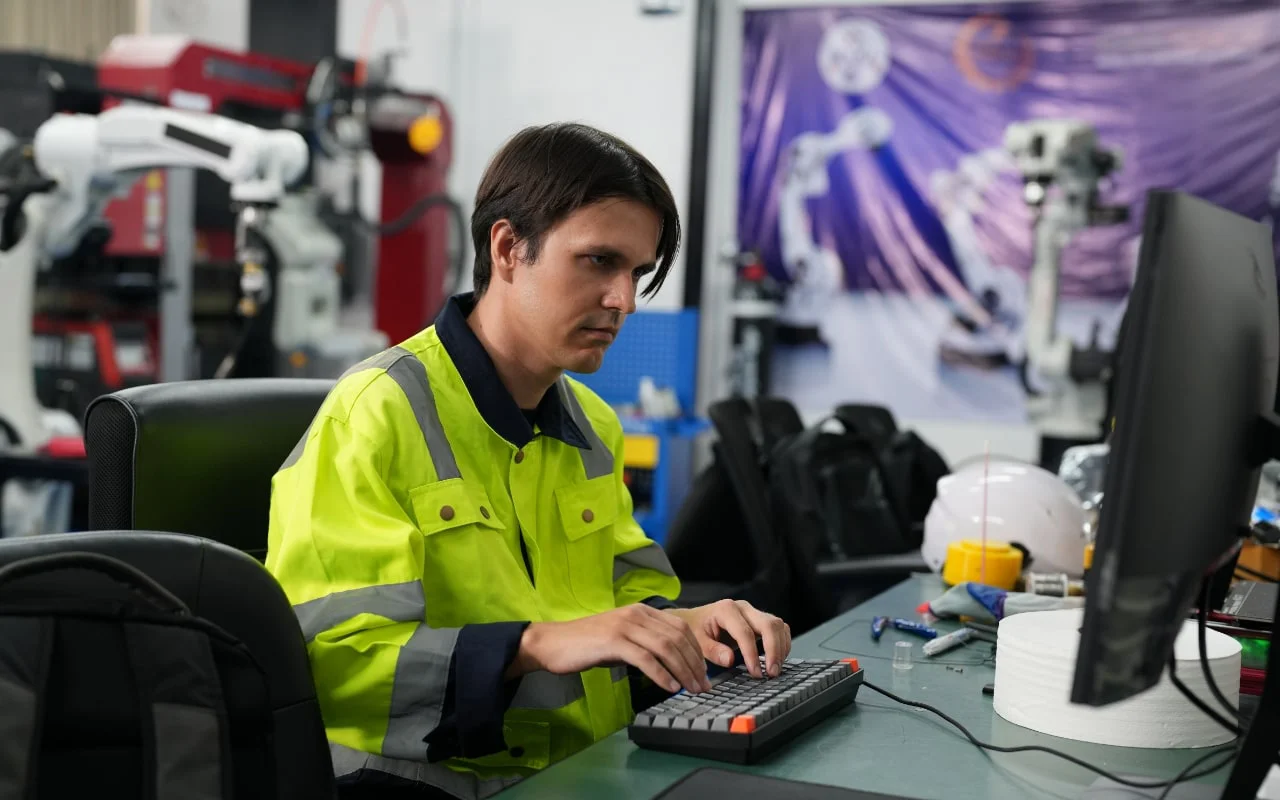 VSight AR remote assistance for diagnosis before onsite arrival